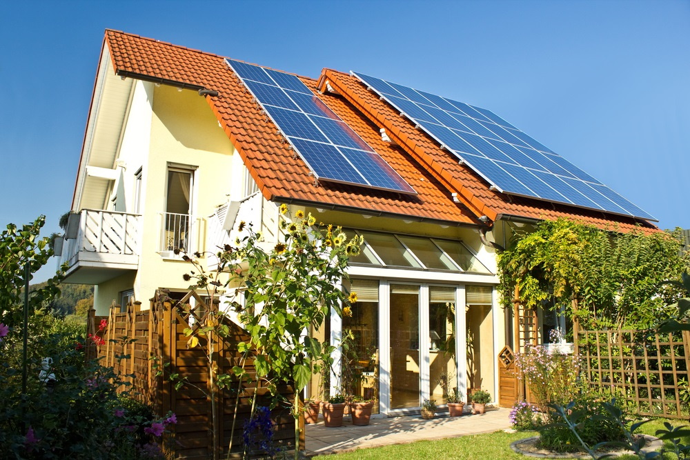 Finanzierung Photovoltaikanlage mit niedrigen Raten shutterstock 92639266
